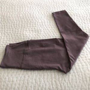 Beyond Yoga - spacedyed out of pocket high-waisted midi legging